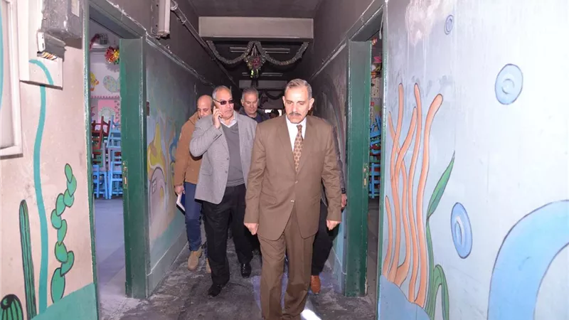 محافظ أسيوط يتفقد أعمال إخماد حريق محدود بمبنى تابع لإحدى الجمعيات ويزور المصابين بالمستشفى الجامعي