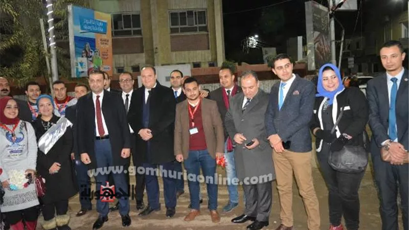 بالصور مستقبل وطن الغربية يحتفل بعيد الميلاد بالورود وتهنئة الانبا بولا بالمطرانية