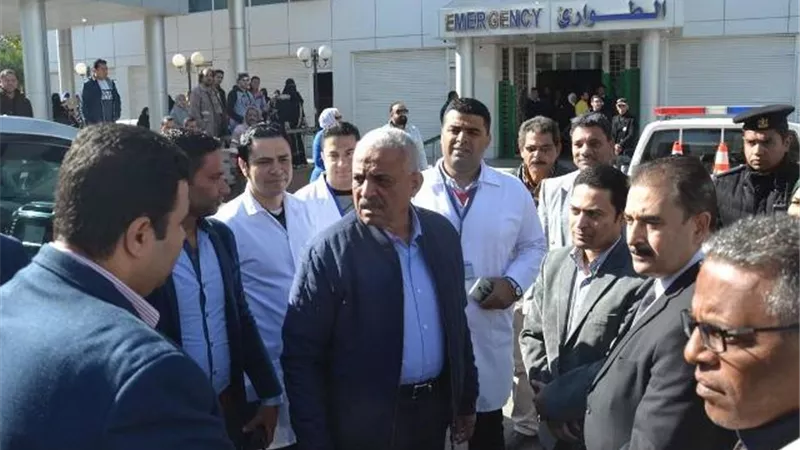 محافظ السويس يفاجئ مستشفى التأمين الصحى وادارة المطافئ
