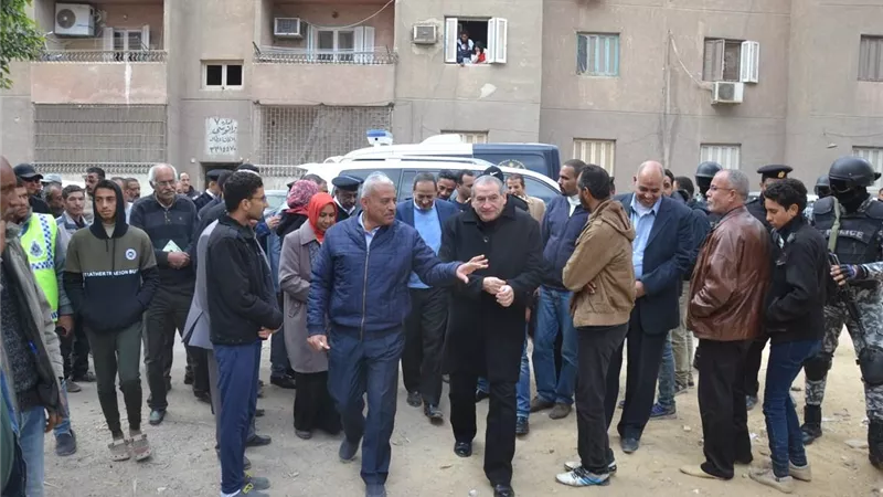 صيانة شبكات الصرف ورفع الاشغالات والمخلفات بتعاونيات السويس