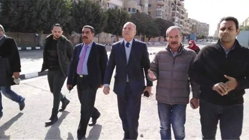 القاهرة تبدا فى انشاء ساحات انتظار بمحطات المترو .. بالصور