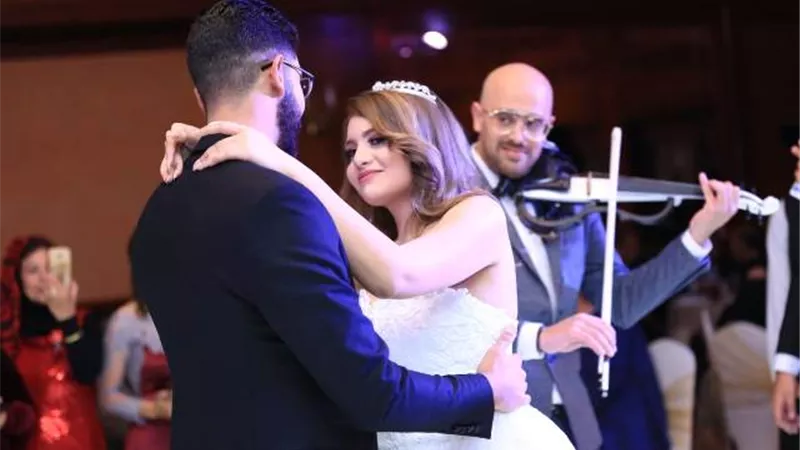 المطرب محمد علاء يحتفل بزفاف شقيقه 