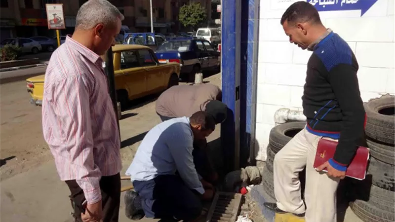 قطع المياه عن كبار المشتركين الممتنعين عن سداد فواتير المياه بسوهاج