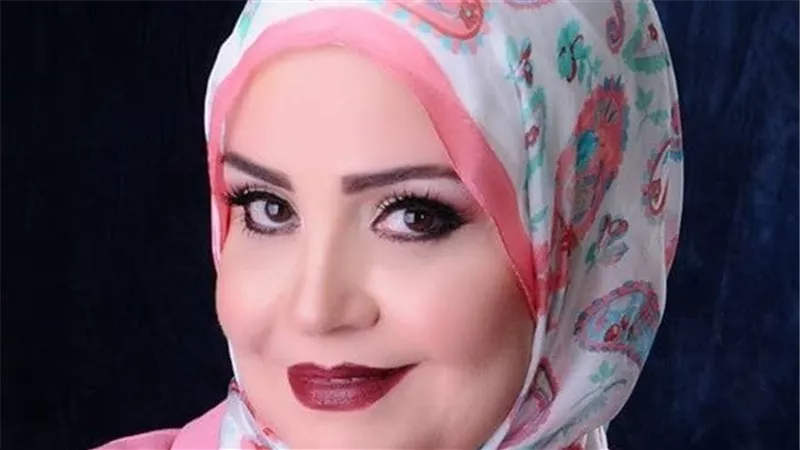 أمل منصور توجه التهنئة للاخوة الاقباط