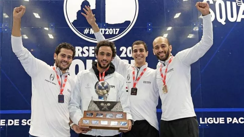 عاصم خليفة يمثل اتحاد الاسكواش في جائزة الإبداع الرياضي
