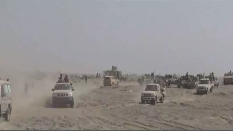 قتل 5 من الجيش اليمنى فى استهداف الحوثيين لقاعدة العند العسكرية