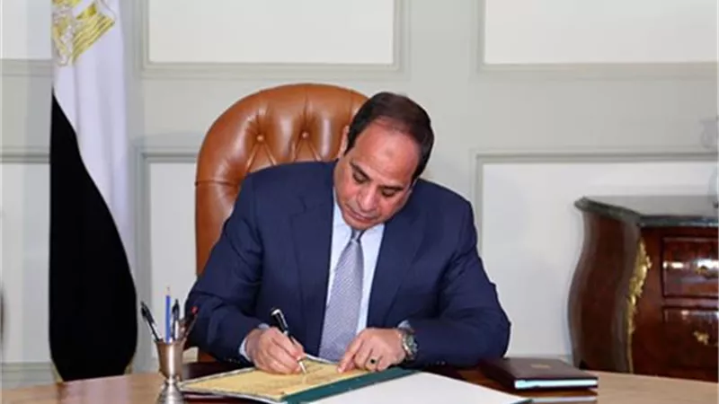 الرئيس يصدر قرارين جمهوريين جديدين