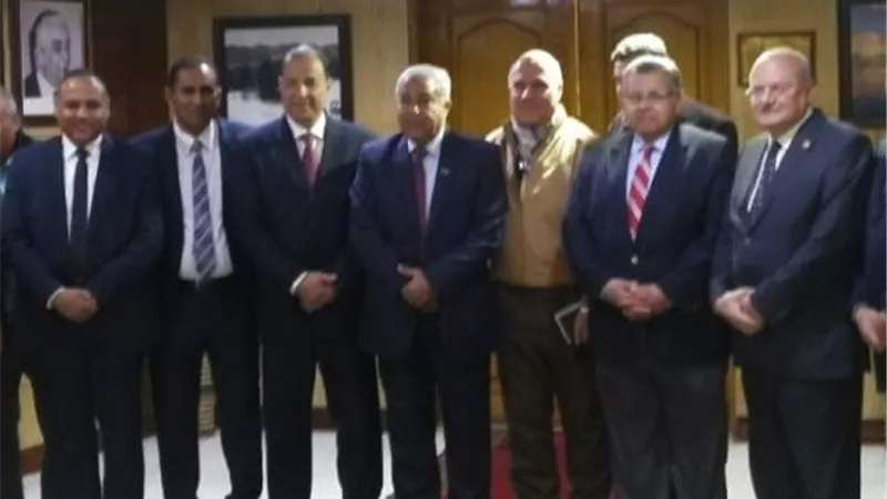 فريق البحث العلمي يتابع مشروع خفض منسوب المياه الجوفية بأسوان