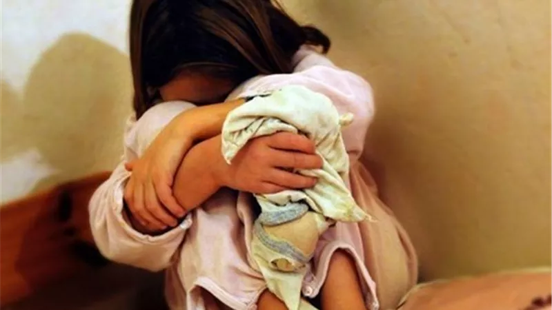 ذئب بشرى يغتصب طفلته البالغة من العمر 3 سنوات