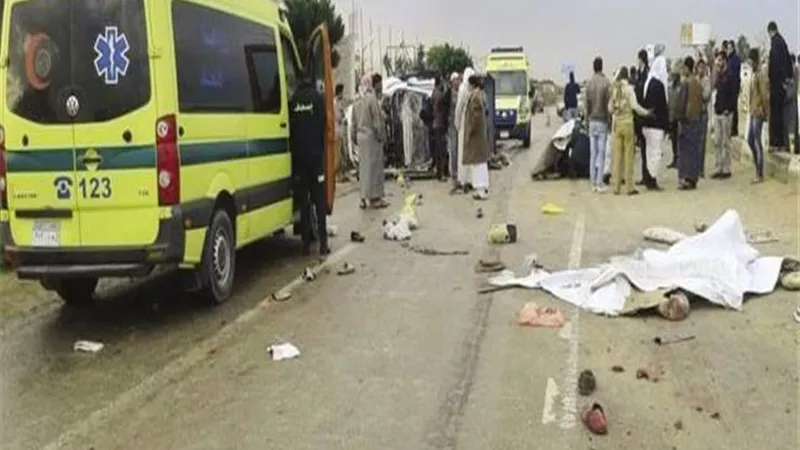 إصابة 4 أشخاص فى حادث تصادم بالطريق الصحراوى بالبحيرة