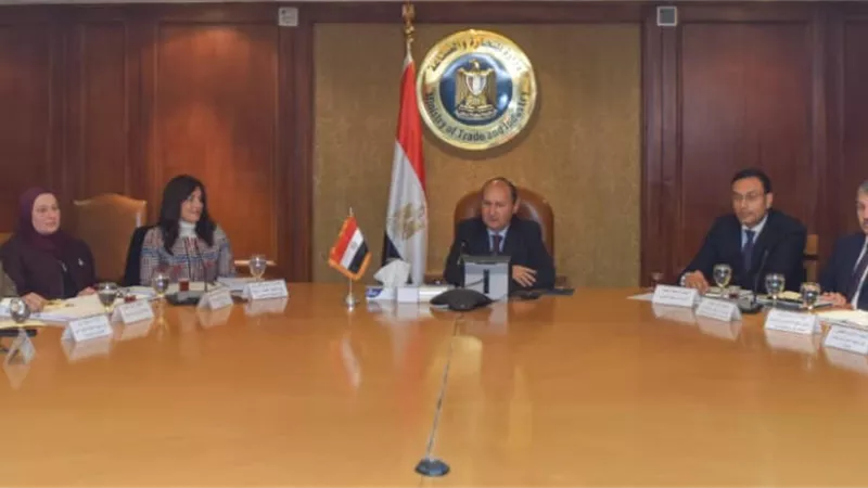وزير التجارة والصناعة: حريصون على تطوير الخدمات لكافة القطاعات التصديرية