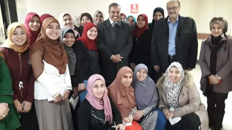رئيس جامعة الأزهر لطالبات التمريض انتم ملائكة الرحمة