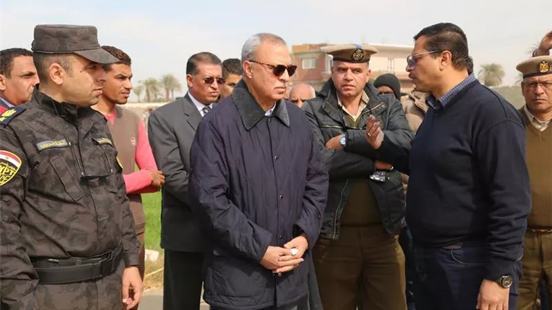 المحافظ يقود حمله ازاله التعديات بنجع حمادى