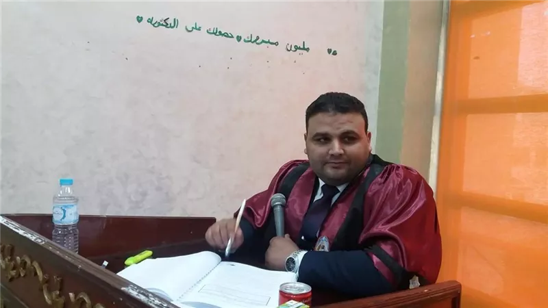 اداب طنطا تناقش تأثير المواد المخدرة على المخ فى رسالة دكتوراه