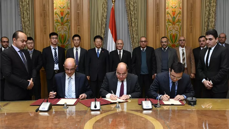 العصار يستقبل مدير الأعمال الدولية لشركة سيتك الصينية لبحث مشروع إقامة مجمع لإنتاج الطاقة الشمسية