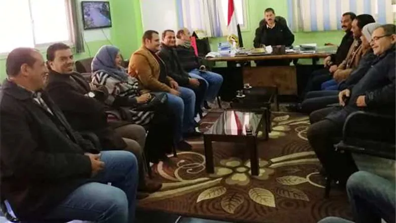 مستقبل وطن الإسماعيلية يستعرض مشاكل القنطرة غرب .. بالصور