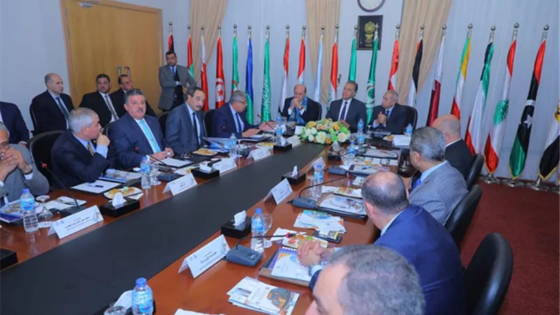 عرفات: تكثيف التعاون مع الدول الإفريقية في مجال النقل البحري