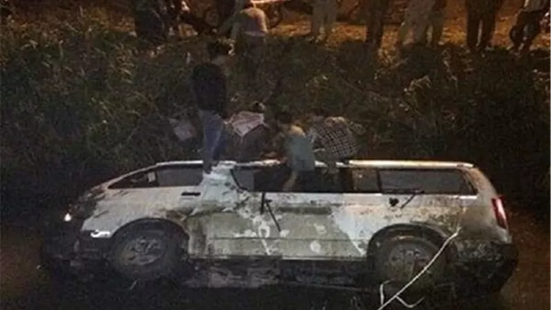 إصابة 11 شخص في حادث انقلاب سيارة علي زراعى البحيرة