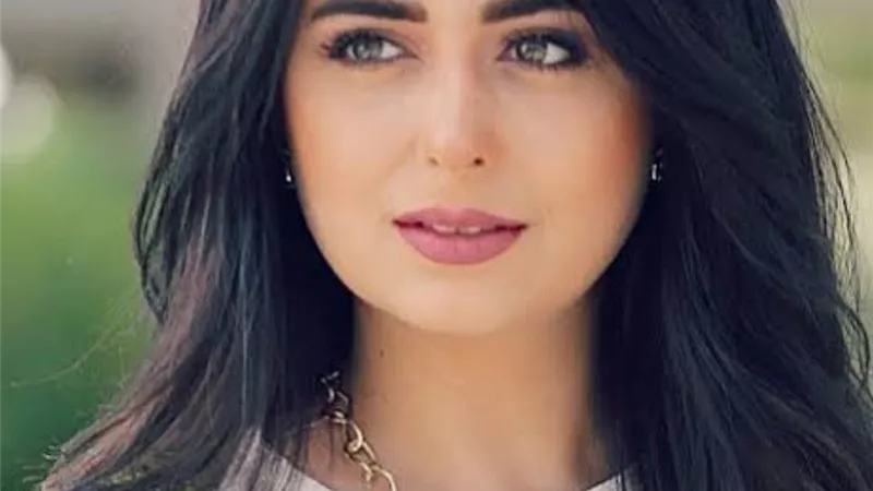 هبة مجدي بوجهين مع احمد السقا و مصطفى خاطر