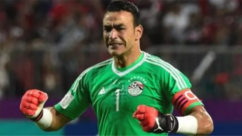 الحضرى يغازل جهاز المنتخب بفيديو على تويتر