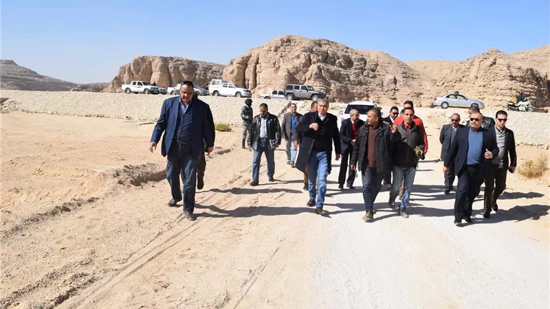 محافظ المنيا ومدير الامن يقودان حملة ازالة التعديات