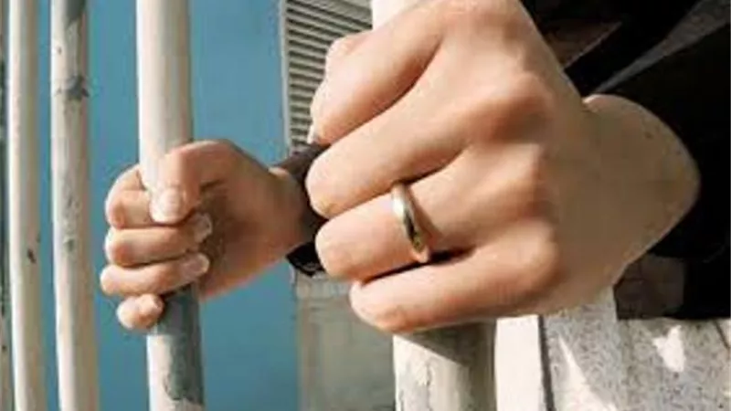 تلقي طفلها في النيل نكايه في زوجها.. والمحكمه تعاقبها بالسجن