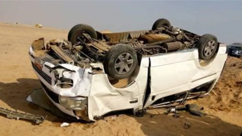 اصابة 13 اثر انقلاب سيارة ميكروباص بالشرقية