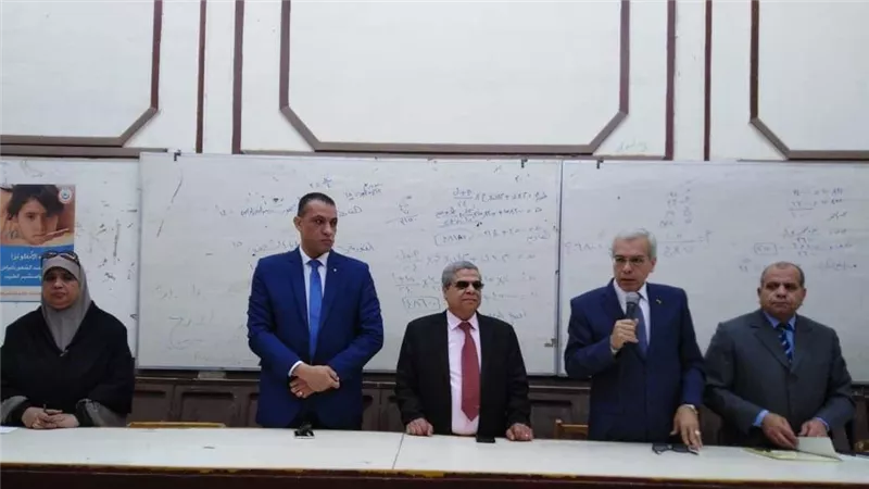 عجلان يلتقي رؤساء لجان الشهادة الإعدادية استعداداً للامتحانات