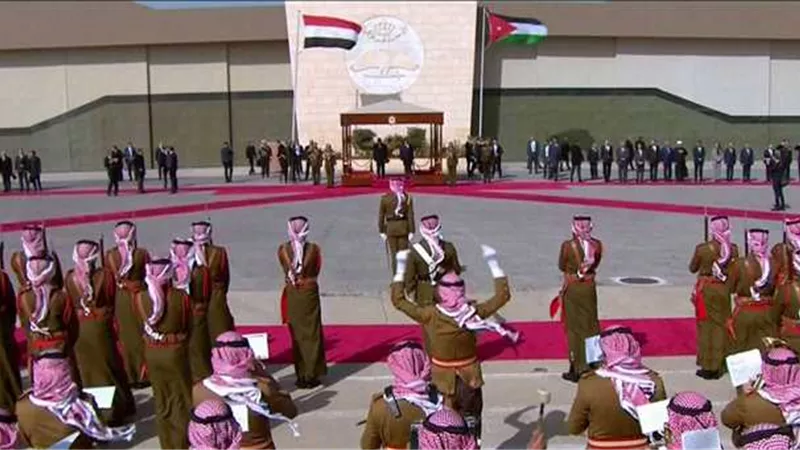 وصول السيسي إلى العاصمة الأردنية عمّان