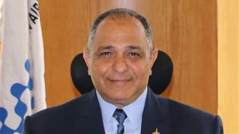 الطيار طارق فوزى ينفي فقدان أحذية وملابس فريق فيتا كلوب الكونغولى بمطار برج العرب