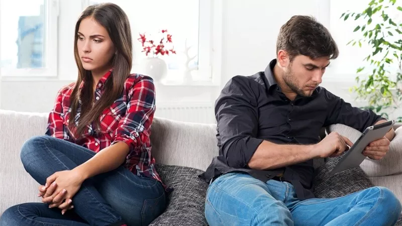 4 علامات تؤكد هذا الرجل لا يحبك