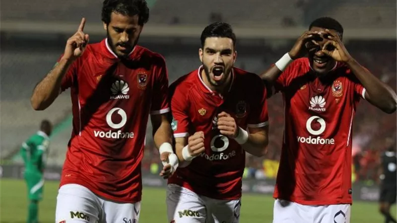 عقب اصابة مروان وصلاح وازارو.. الاهلى يحل مشكلة رأس الحربة بهذا المهاجم
