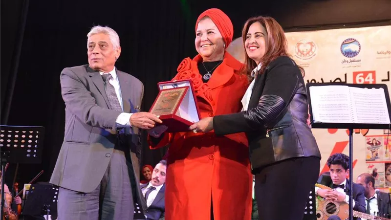 بالصور تكريم نجوم الفن والمشاهير في احتفالية حواء