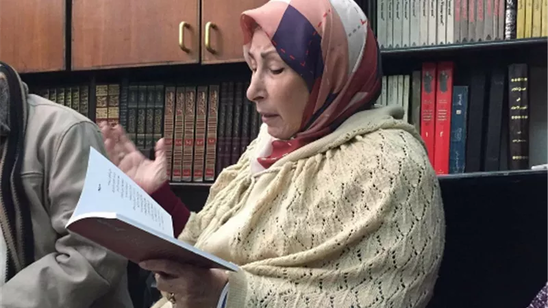 نادي أدب مصر الجديدة يكرم الشاعرة خيرية صابر في منزلها
