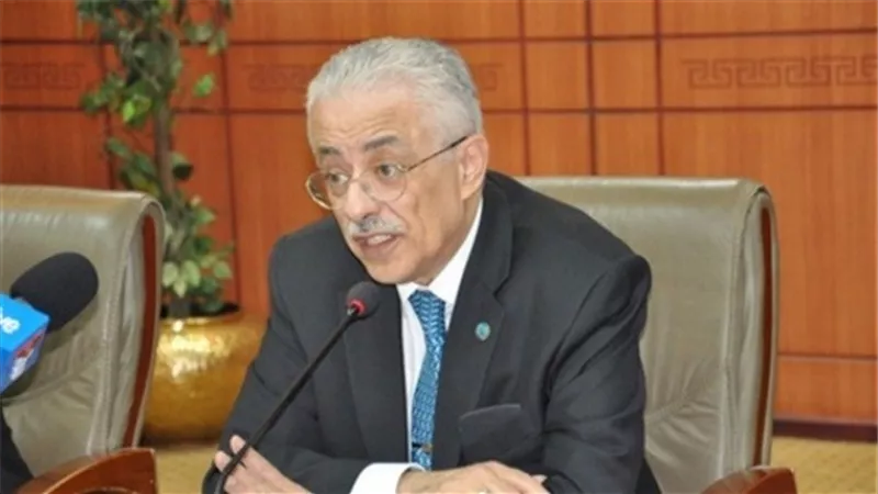 ننفرد: بعد نقل الاجابات من الكتاب بسهولة التحقيق مع واضع امتحان الاحياء