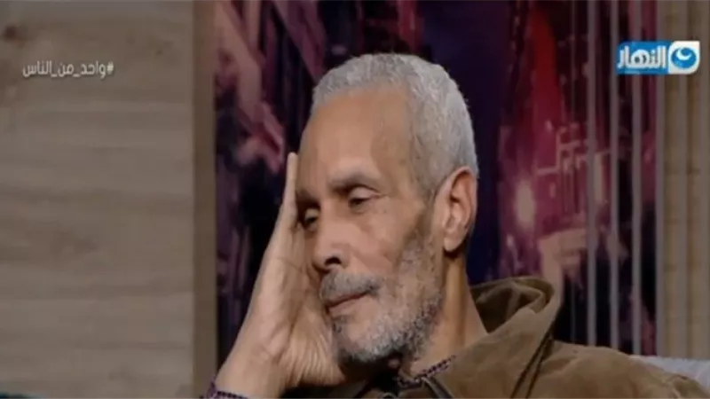 عمرو الليثى يعرض مأساة عم محمد بطل رفع الاثقال وتركه ابناءه فى الشارع
