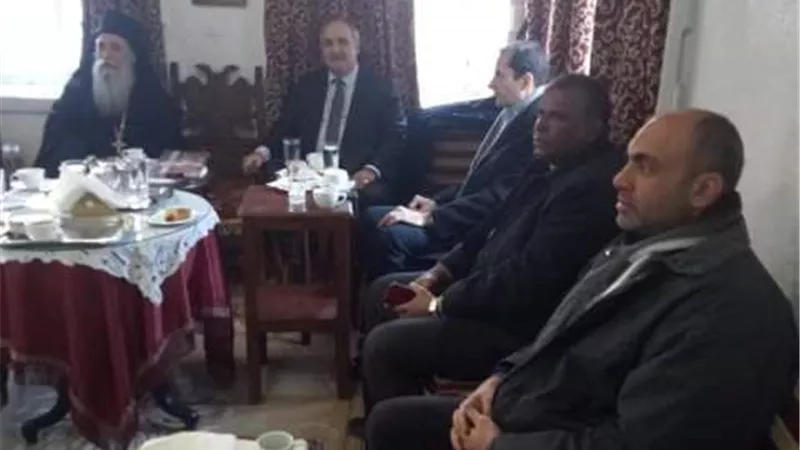 وزيرالخارجية اليوناني والقنصل في زيارة لدير سانت كانرين.. صور