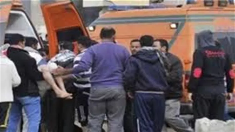 إصابة 4 أشخاص فى حادث تصادم بالطريق الصحراوى الشرقى