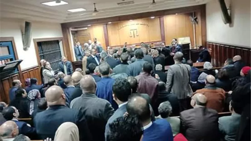 توافد المحامين استعدادا لبدء جلسة التعليم المفتوح
