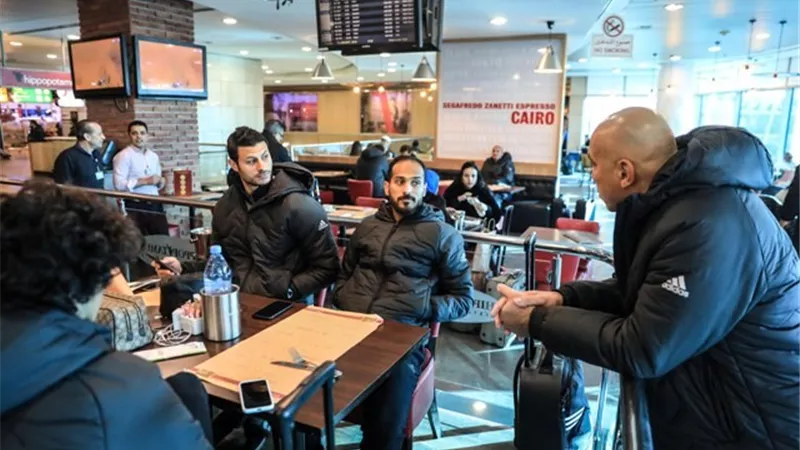 بعثة الأهلي تغادر إلى الجزائر استعدادا لمواجهة شبيبة الساورة