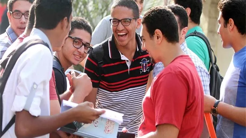 اللغة الاجنبية الثانيه في متناول الطلاب.. تسريب الاسئلة سهل المهمة