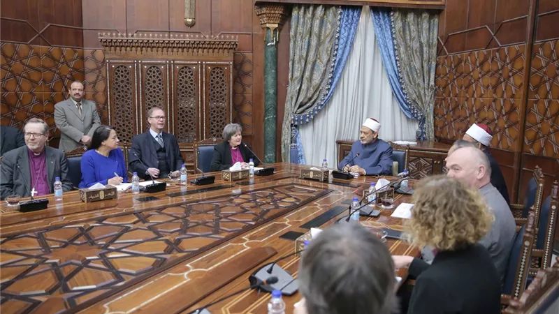 الإمام الأكبر لوفد أساقفة النرويج: المسيحية هي الحاضنة الأولى للإسلام