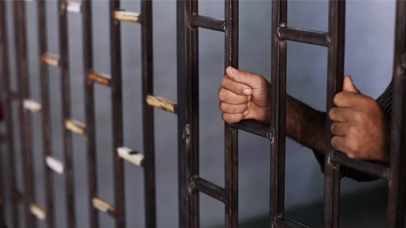 السجن المؤبد لشاب اغتصب طفلتين بالفشن