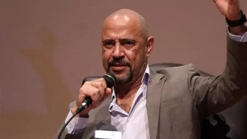 أشرف عبدالباقي يسخر من شائعة وفاته