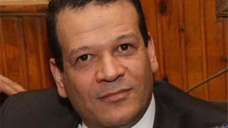 مفاجأة بالمستندات .. مستشار الأهلي: رئيس الزمالك استغاث بي لإنقاذه من السجن