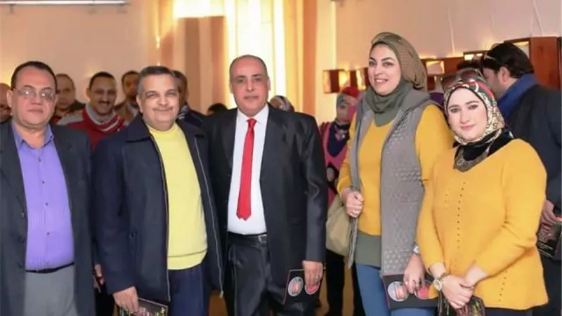 50 قطعة خزفية فى معرض 
