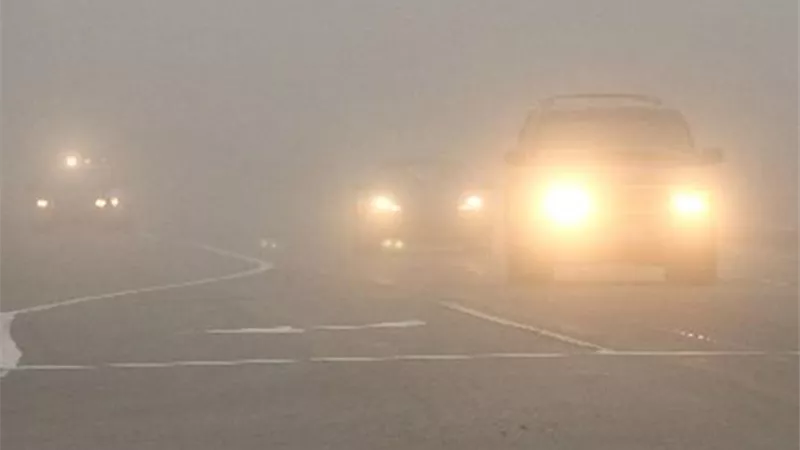 إرشادات المرور لتجنب حوادث الطرق بسبب الشبورة