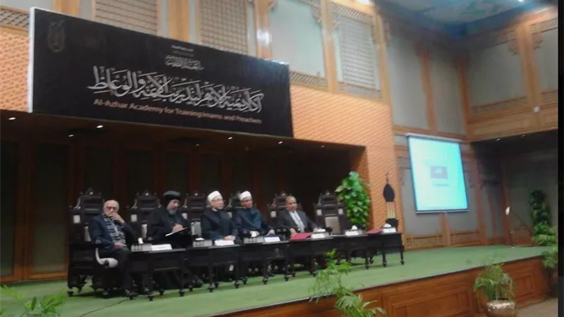 5 إجابات للأمين العام لمجمع البحوث الإسلامية عن أكاديمية الأزهر لتدريب الأئمة والوعاظ