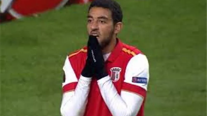 كوكا يوجه رسالة نارية لـ 