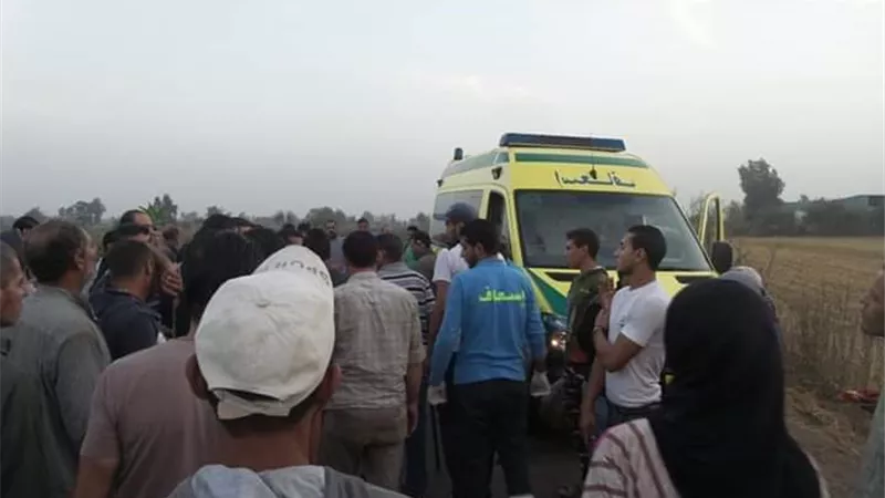 مصرع 4 فى انقلاب تاكسي بالمحلة بسبب سوء الأحوال الجوية